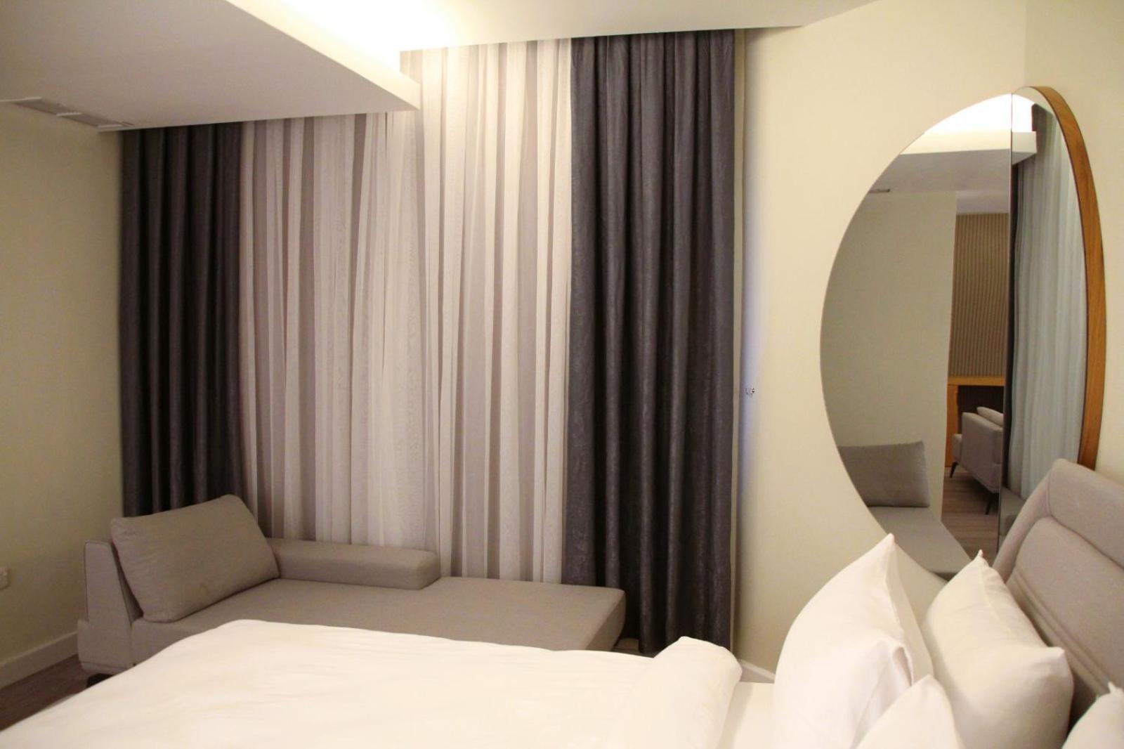 Plaza Athenee Hotel Koweït Extérieur photo